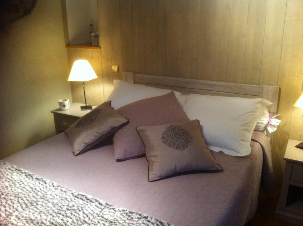 Les Charmettes Hotell Honfleur Rom bilde